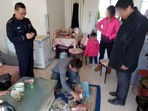 17萬當垃圾丟掉：驚慌失措！全家上陣翻找垃圾桶