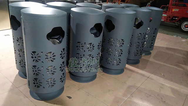 欣方圳精品定制垃圾桶表面鏤空精細(xì)雕刻，外形上設(shè)計(jì)美觀，新穎獨(dú)特！
